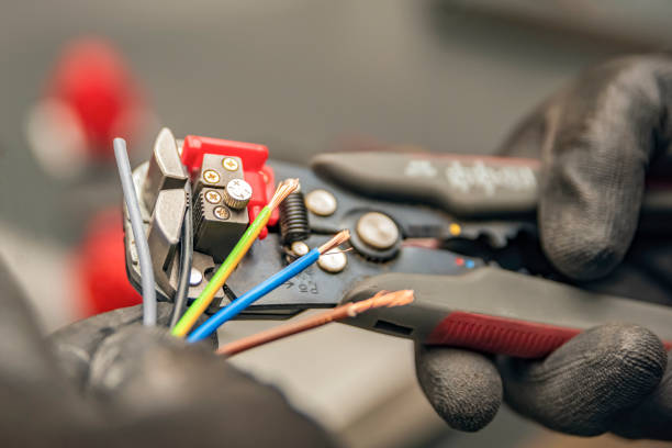 Best Electrician Near Me  in Pinewood Estates, TX